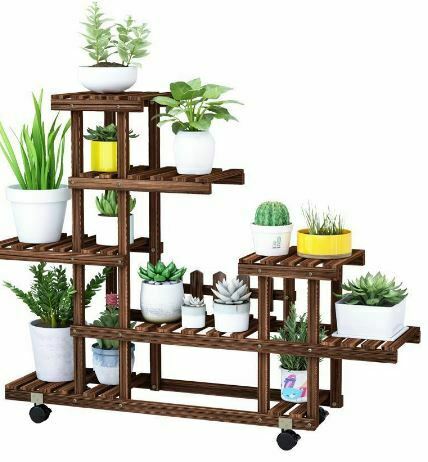 repisa-para-plantas-hecha-de-madera-en-forma-de-escalera